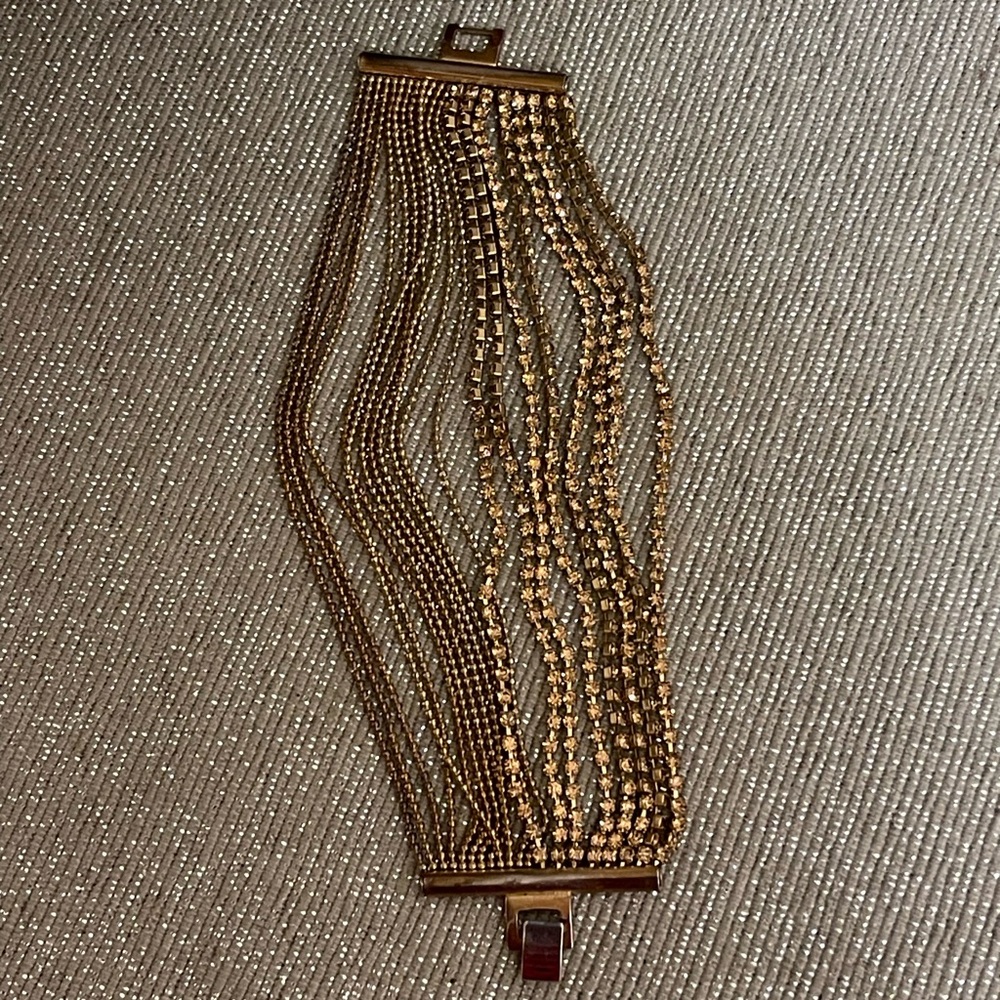 Cache Gold Mesh Bracelet - Picture 4 of 15